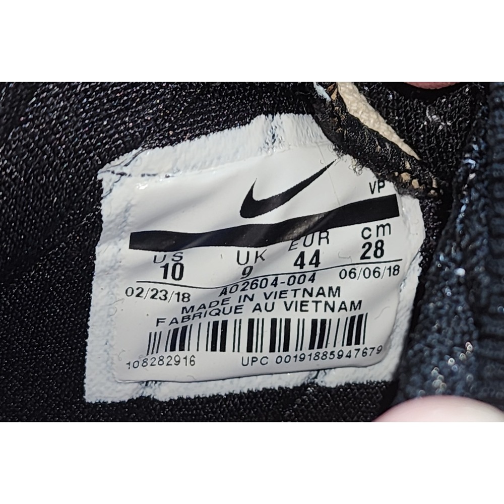 Nike size 10 shoes - Picture 11 of 11